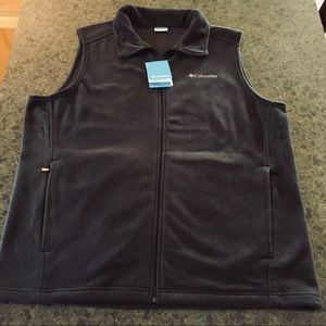 Columbia Zip Up Fleece Vest in Black, NEW, Size 2XT